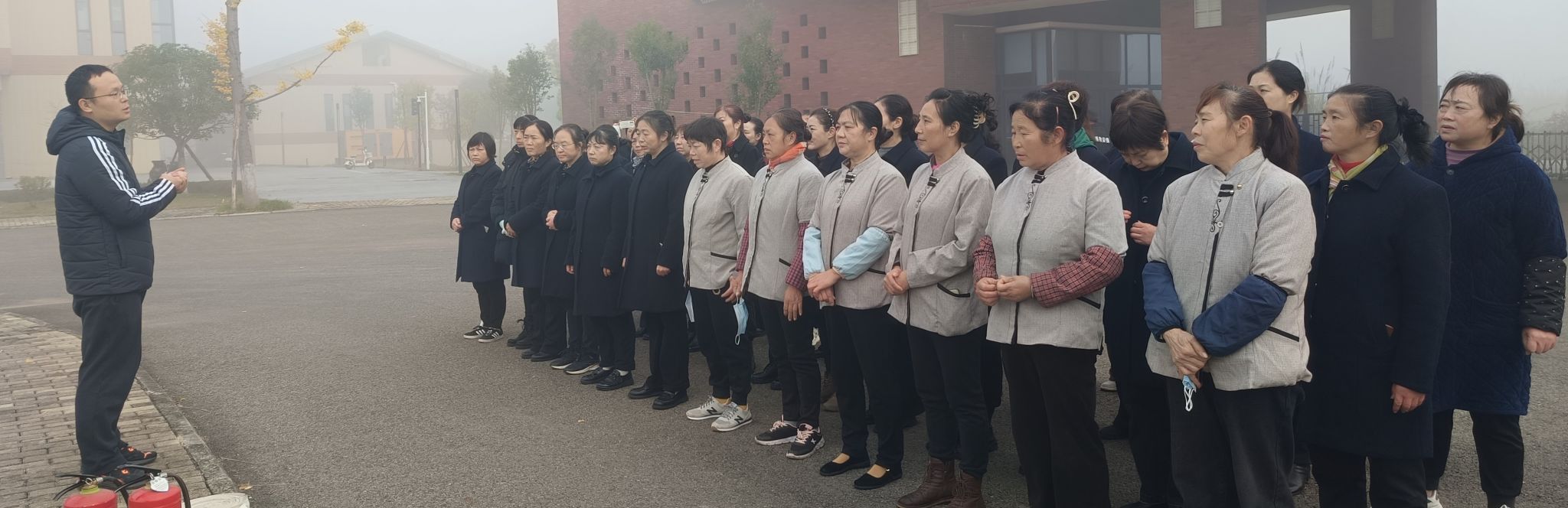 2025年秋季学期学生公寓管理人员消防安全知识及技能培训圆满举行